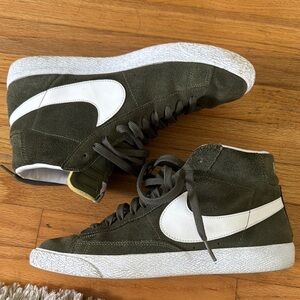 Nike Blazer high top olive green